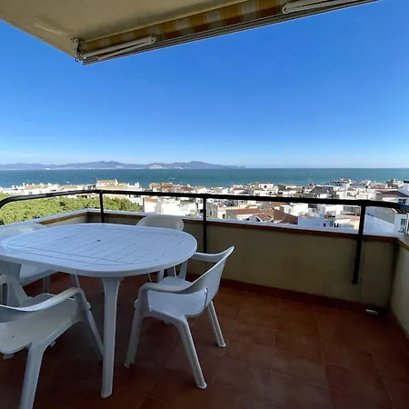 In Costa Brava Near Sandy Appartement L' Escala